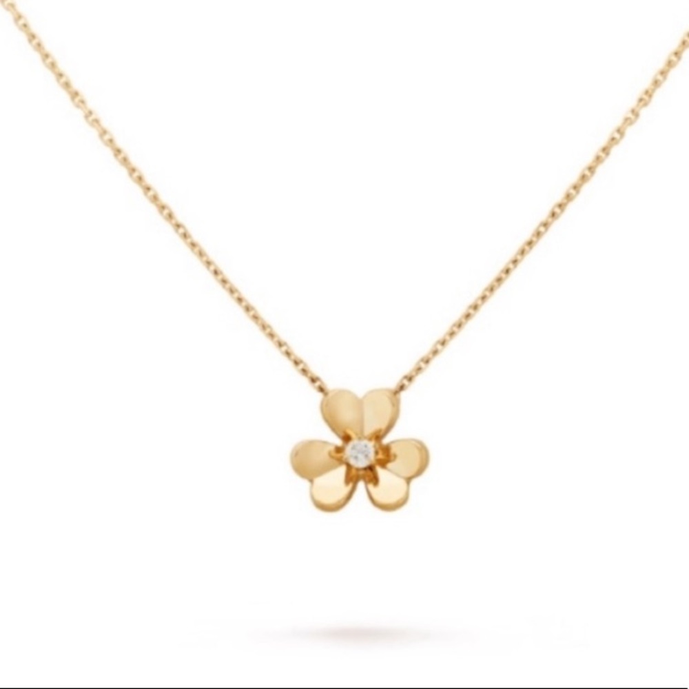 Van Cleef Arpels Clover Flower Necklace. - Picture 1 of 3